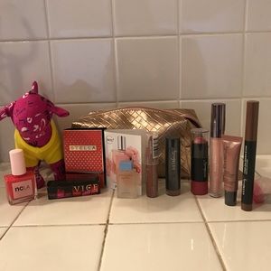 Dolce and Gabbana Light Blue  beauty Bundle